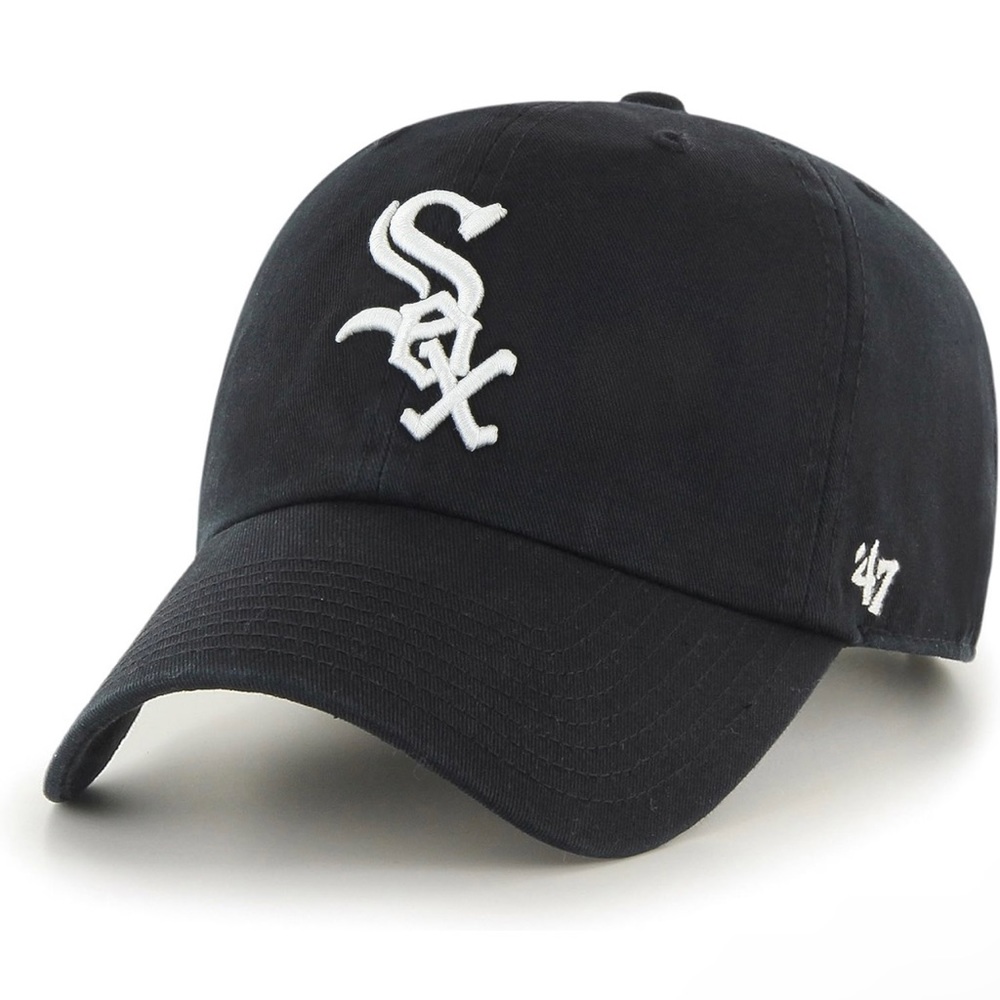 Women’s adjustable Chicago White Sox hat….only worn ONCE!